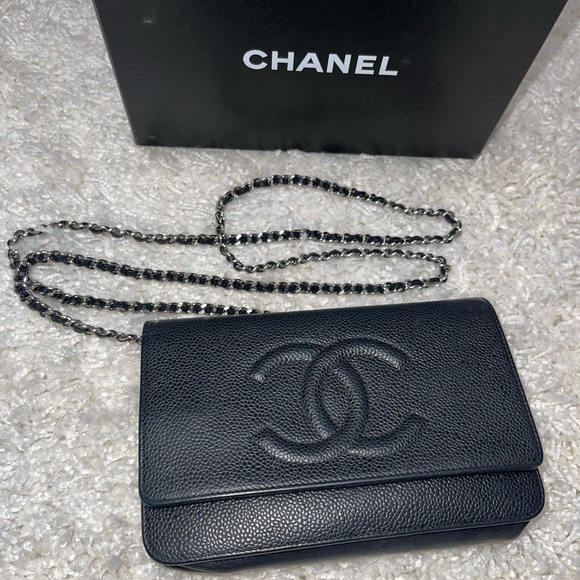 CHANEL Timeless Classic Wallet on a Chain - Picture 8 of 11